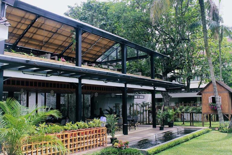 11 Tempat  Makan  di  Bandung  Paling Hits  dan Terbaru