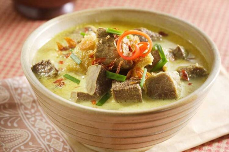 10 Makanan Khas Cirebon Yang Terkenal Enak Ada Empal Gentong