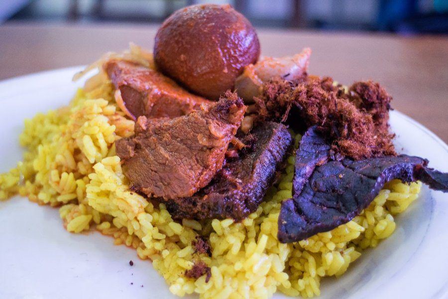 Nasi Kuning khas makassar