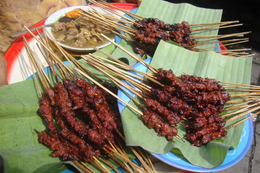 Manjakan Lidah Anda dengan 13 Makanan Khas Lombok Ini ...