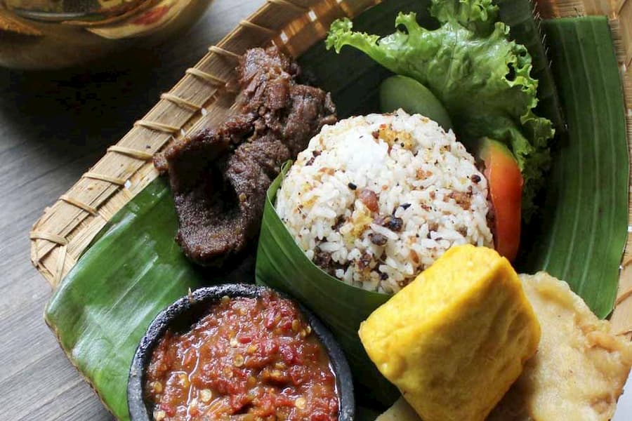 nasi tutug oncom