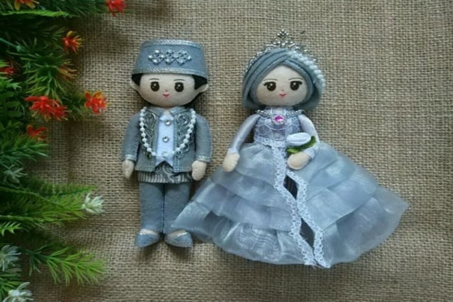 boneka pengantin