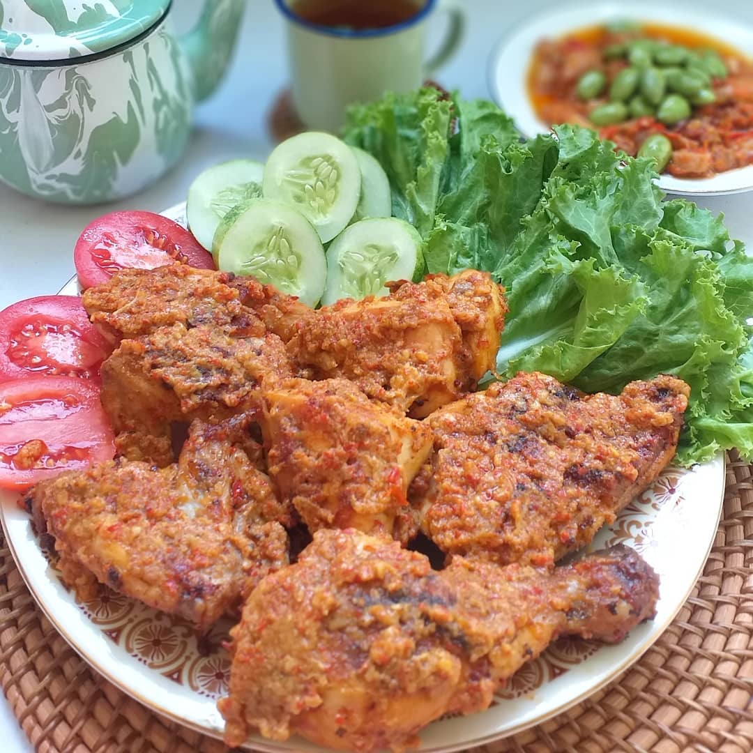 7 Resep Ayam Bumbu Rujak Terlezat Mudah Dimasak Di Rumah 