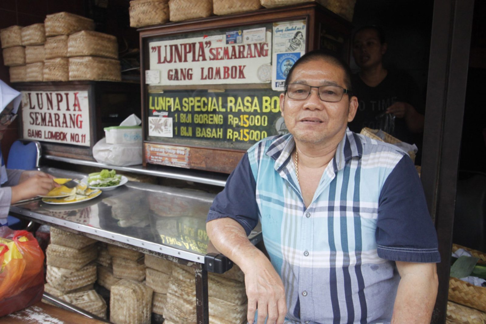 Lumpia Gang Lombok merupakan lumpia tertua di Semarang