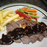 Steak Sapi Lada Hitam (Sumber: @inininies on Instagram)