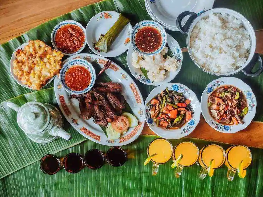 Masakan Khas Sunda yang Banyak Digemari Wisatawan dan Masyarakat (@kluwih_sundaauthentic on Instagram)