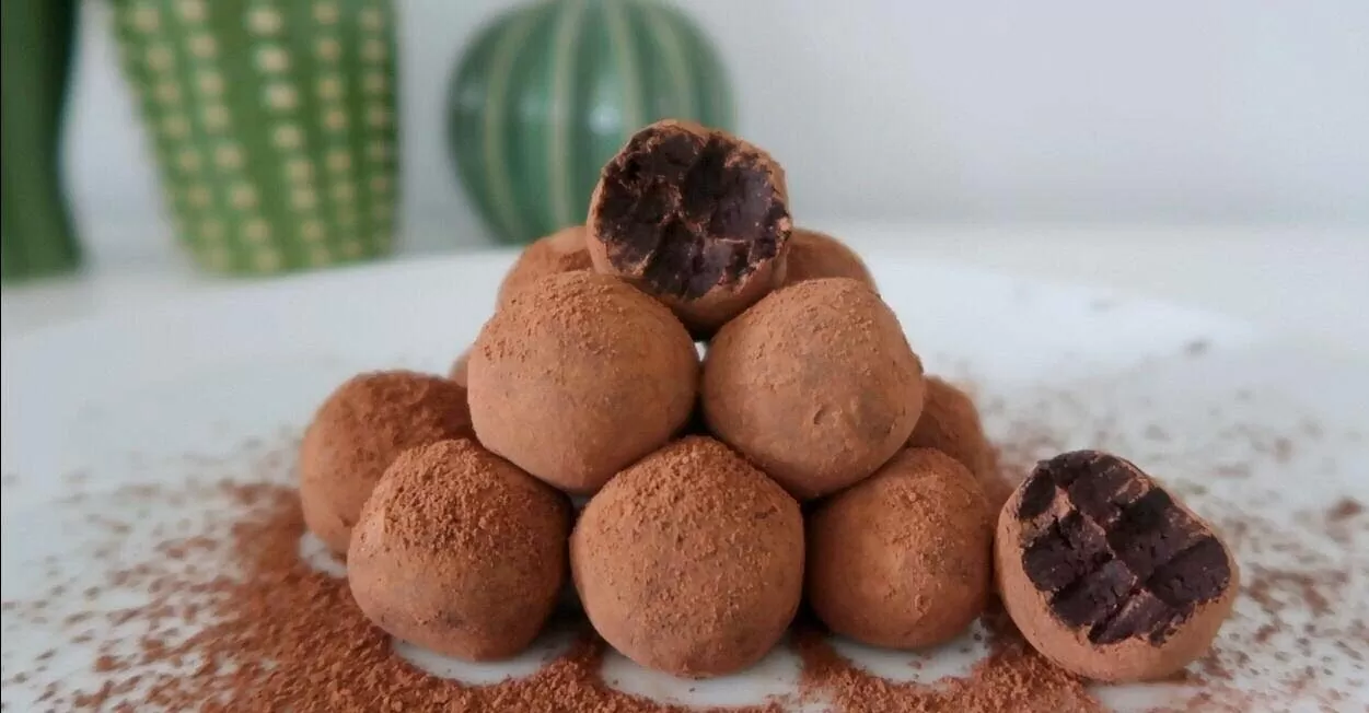 Bola coklat oleh Trivina Kitchen on Youtube